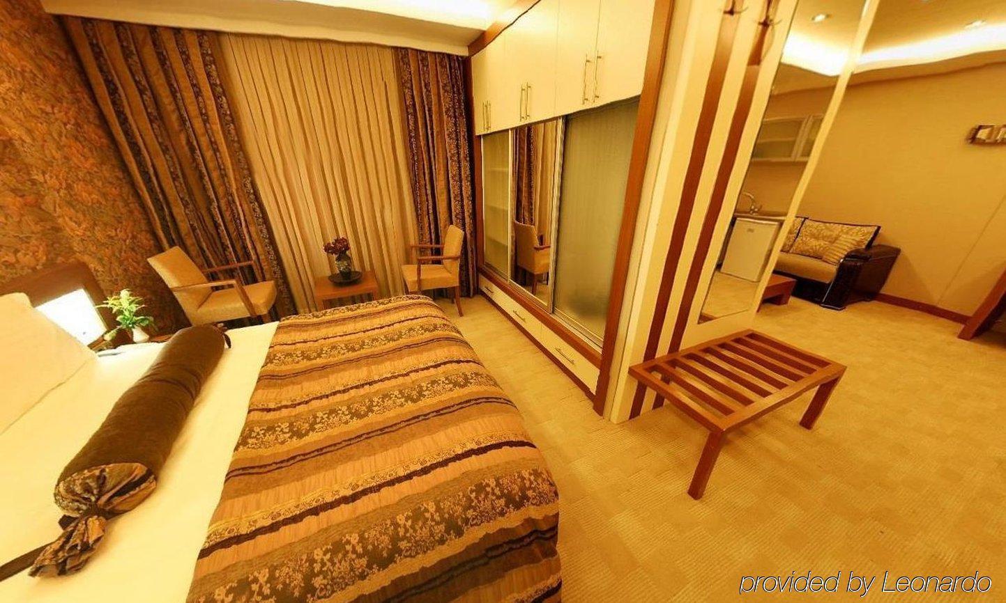 Bc Burhan Cacan Hotel & Spa & Cafe Istanbul Room photo